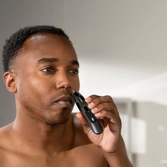 Manscaped The Weed Whacker Electric Nose & Ear HairTrimmer - Picture 4 of 14